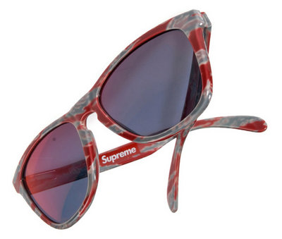 supreme-oakley-frogskin-sunglasses-1.jpg