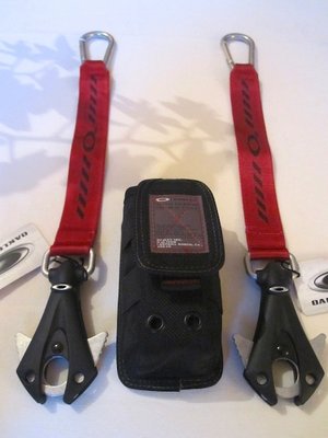 Oakley Icon Claw Carabineer.JPG