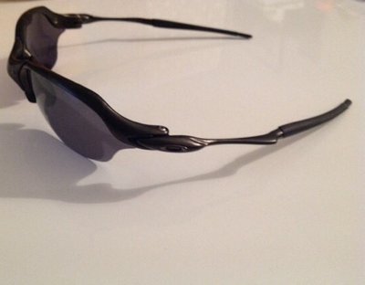Romeo 2 Carbon Black iridium.jpg